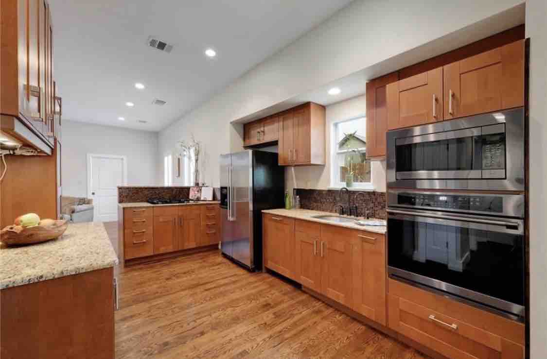 Modern quiet bedroom&bath mins Downtown&Domain