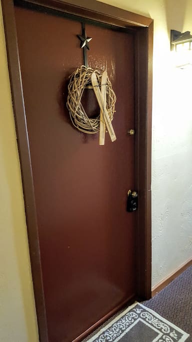 Private Entrance and lock box