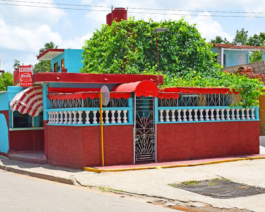 fachada de la casa