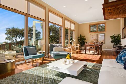 Luxe, Spacious, Stunning Views + Large Guest House
