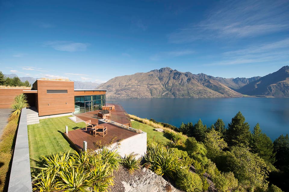 The Guesthouse at Jagged Edge, over Lake Wakatipu, Queenstown, Otago, New Zealand, photo 3 of 10