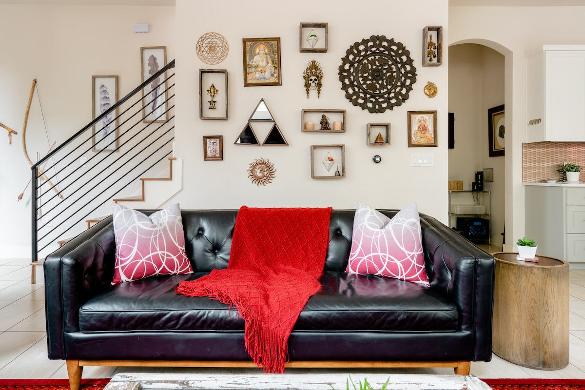 Inviting, Roomy Escape in Hip East Austin with a Garage Gym