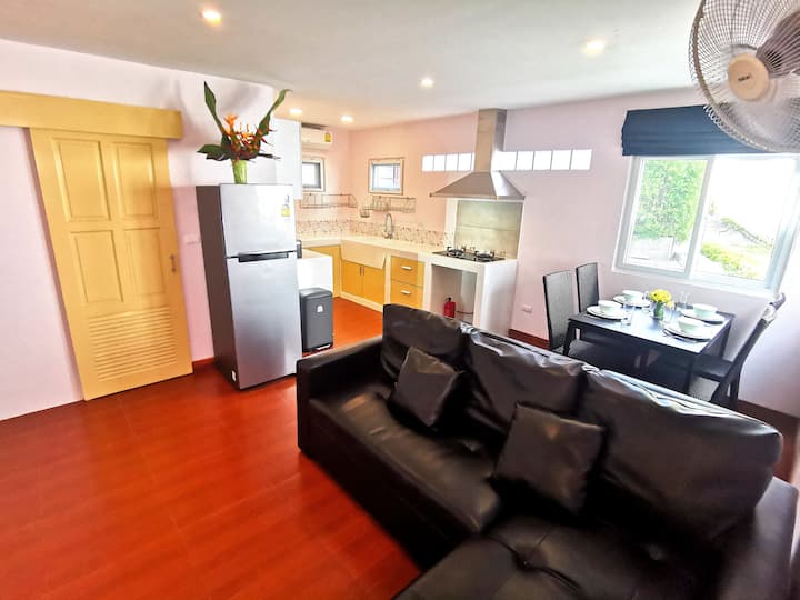 1br Apt In Villa W/ Infinity Pool & Beach Access - Phuket