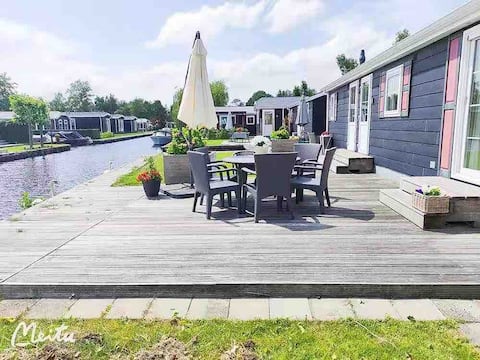 idyllic cottage Goat Cape Village 2
Luxurious pastoral house in Giethoorn