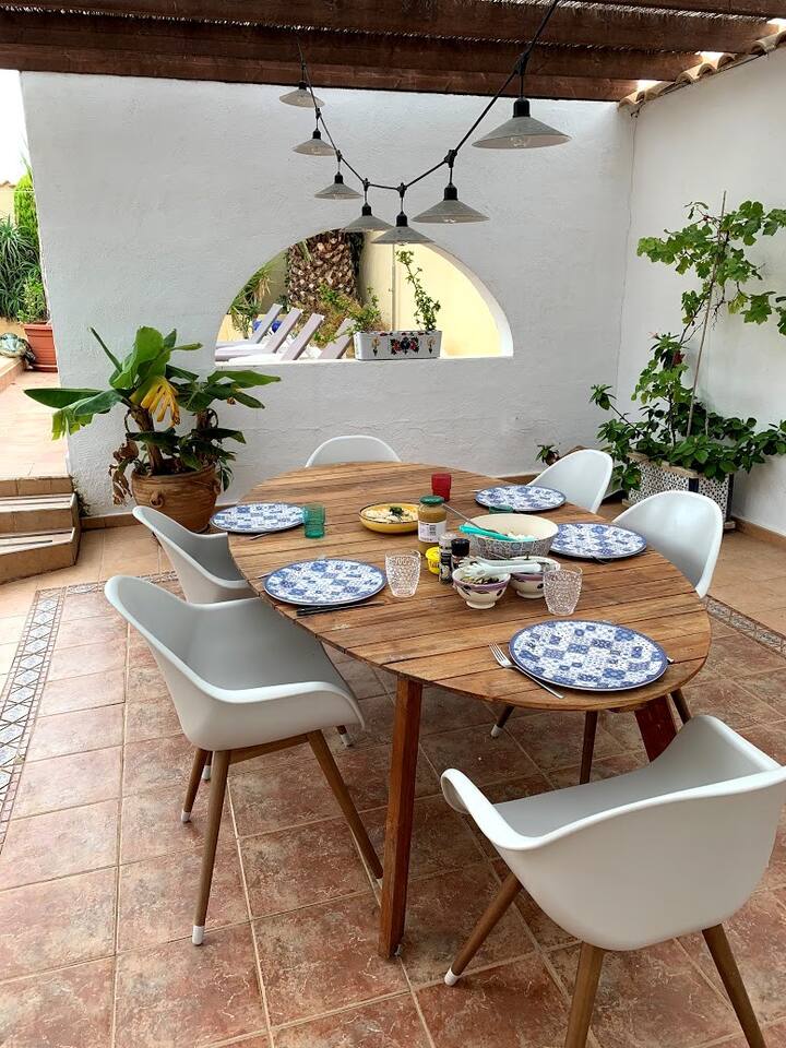 Villa With Private Pool And Seclude gardens