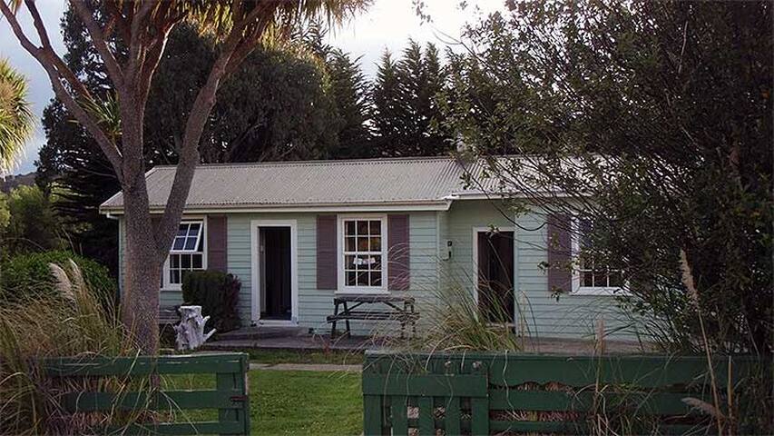 Harbour House Waikawa Catlins (Curio Bay 5km)