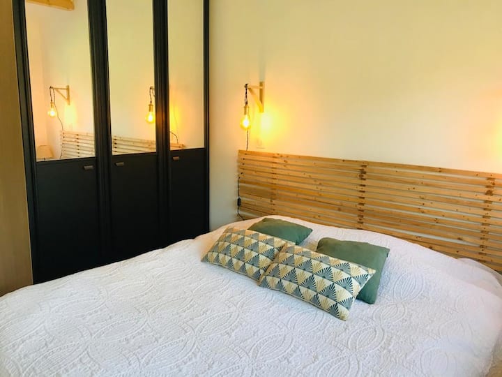 Chumba cha 1 cha kulala chenye kitanda 160 
Chumba kikuu cha kulala chenye chumba cha kuogea