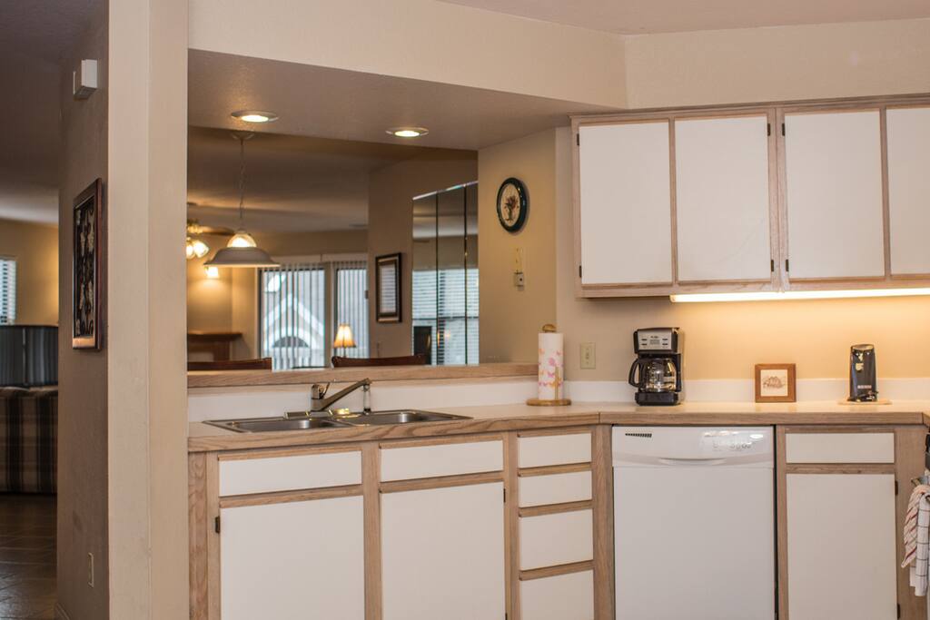 pointe royale branson condo kitchen