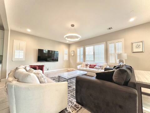 High-end furniture 5 Bedroon 4.5 bathroom home