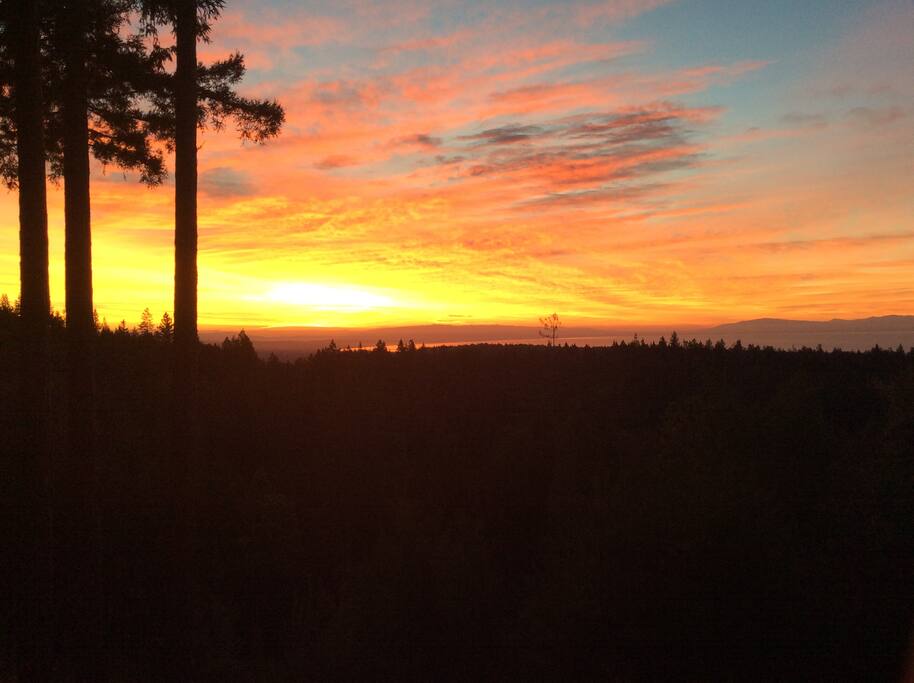 Guest photo of April sunrise Sometimes it's worth it to be an early riser.