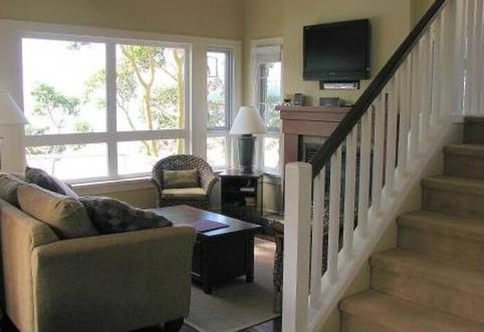 Currents at Otter Bay #3 gallery image 2