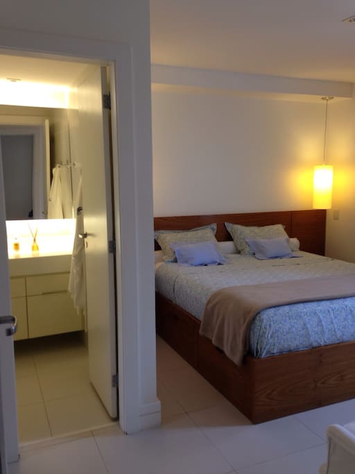 Master suite with Jacuzzi and closet!!!