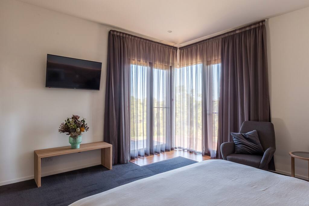 Suite 1