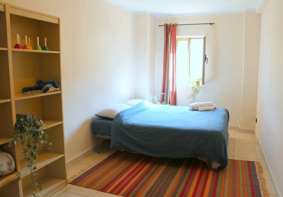 Room version with double bed. We can also provide two separate beds.