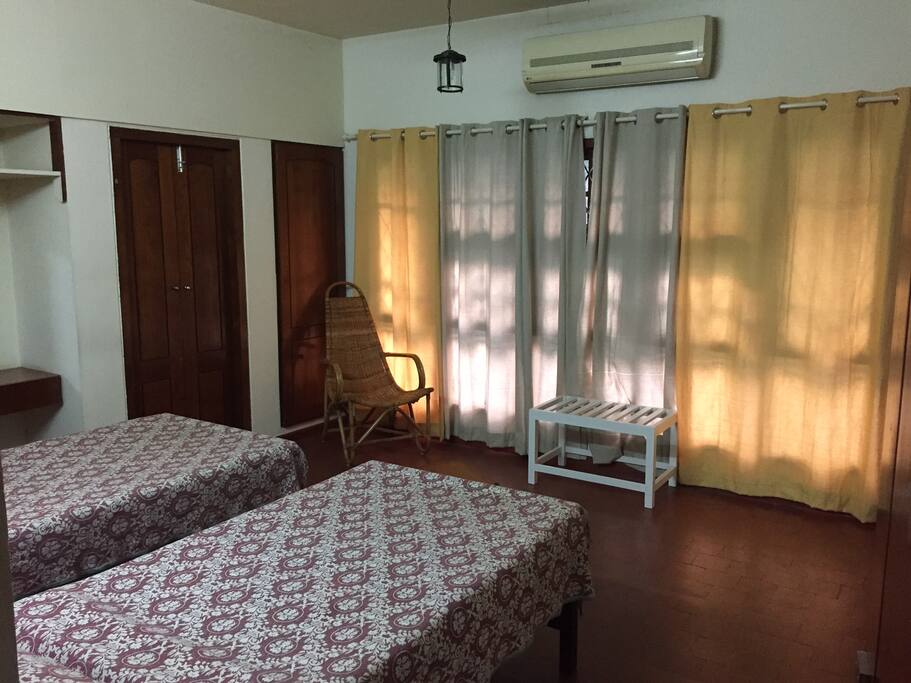 Large bedroom with 2 beds