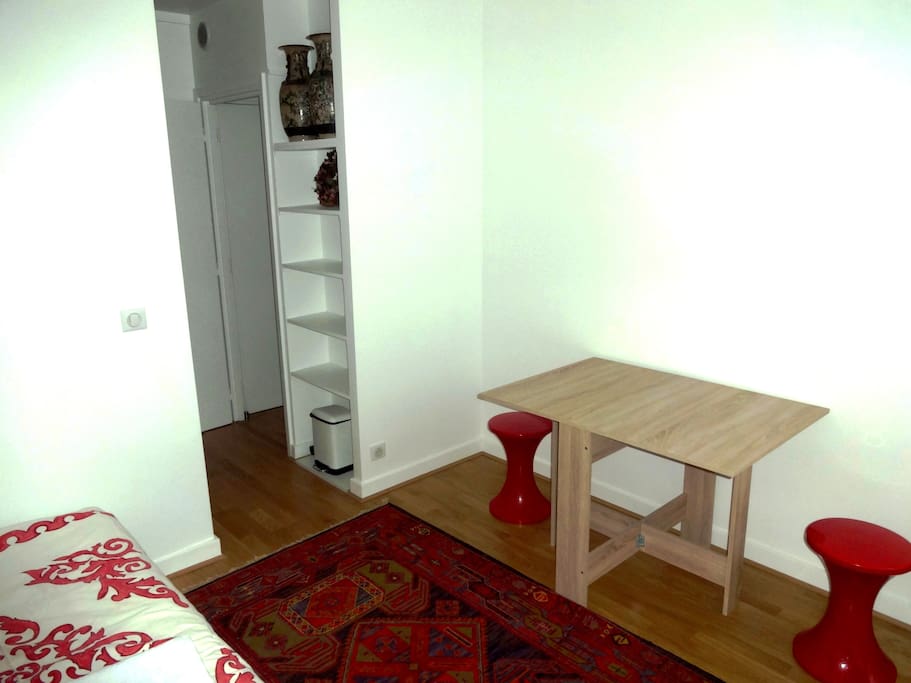 Table pliante, suivant configuration recherchée