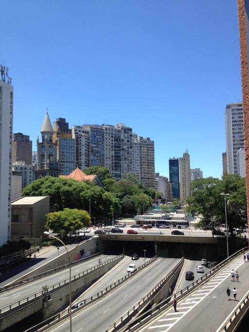 Vista da praça Roosevelt.
View to the Roosevelt park.