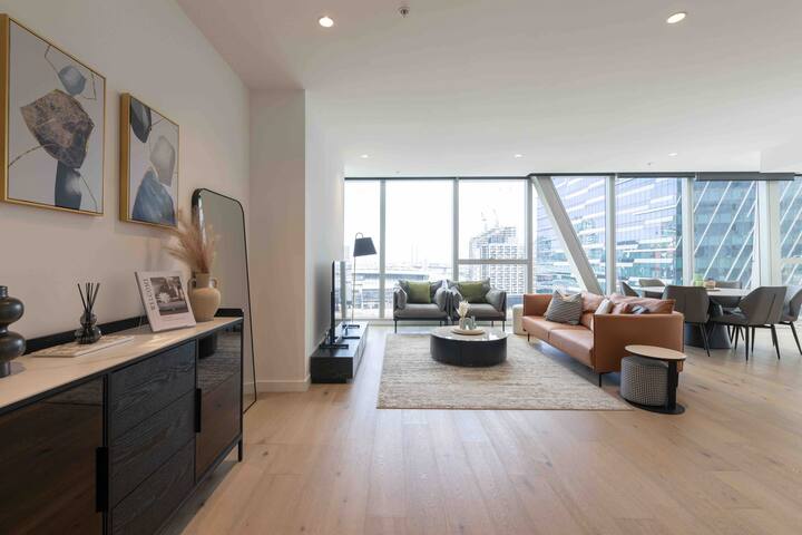 Supreme 3 Bedroom Apartment in Melbourne CBD gallery image 3
