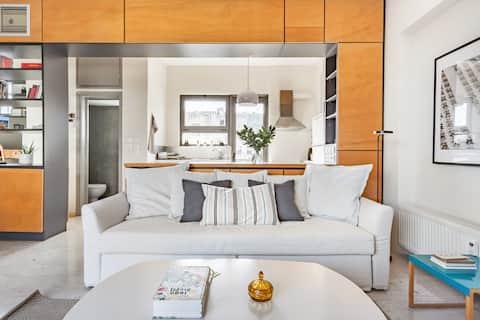 Successful Airbnb property: Two Level, City-View Apartment in Exarchia in ΛΟΦΟΣ ΣΤΡΕΦΗ