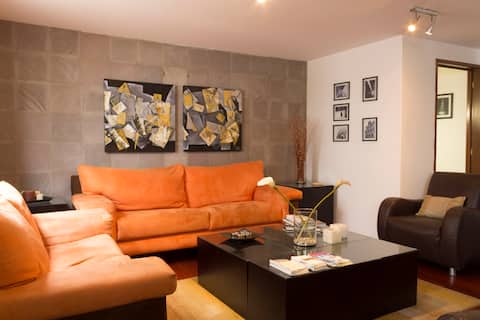 Successful Airbnb property: Mesón de la Santa Cruz (condominium apartment) in Centro