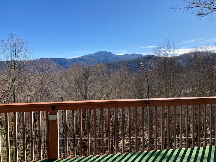 Base Camp at Hawks nest NO cleaning fee! Cabins for Rent in Seven