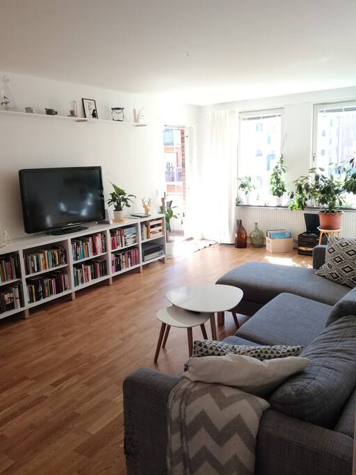 Livingroom with access to the balcony