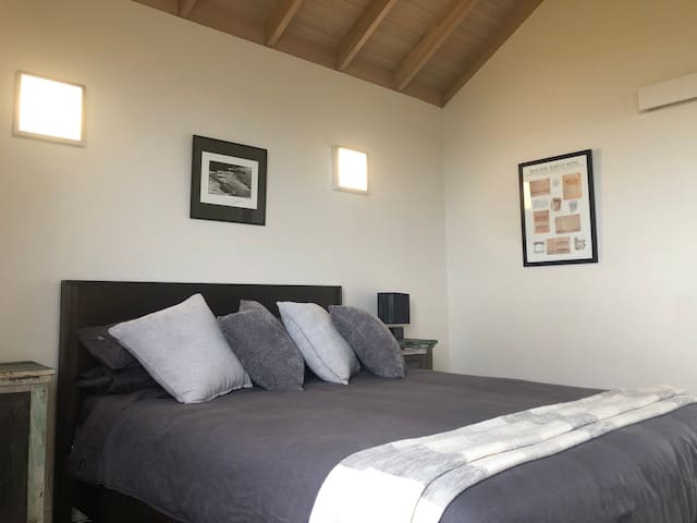 The Bay House, idyllic farm retreat by the ocean gallery image 5