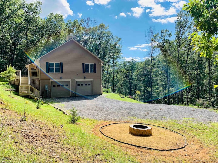 Shenandoah Getaway Home Houses for Rent in Bentonville, Virginia