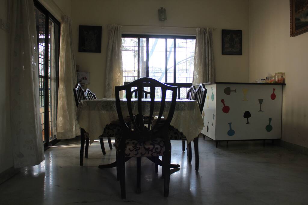 Dining Room, Bar.