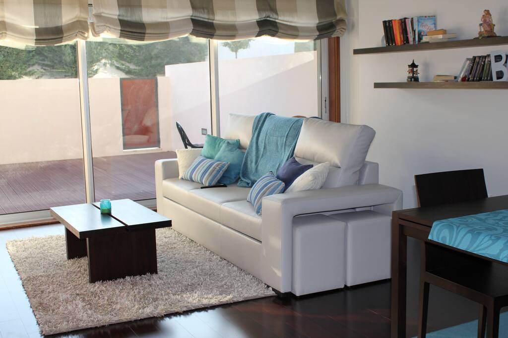 Sala com acesso a terraço privado