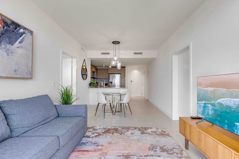 Successful Airbnb property: 1BR Luxury Stay | Downtown Doral’s Best Location in Doral