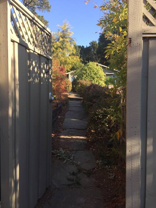 Keyless lock gate entrance to property