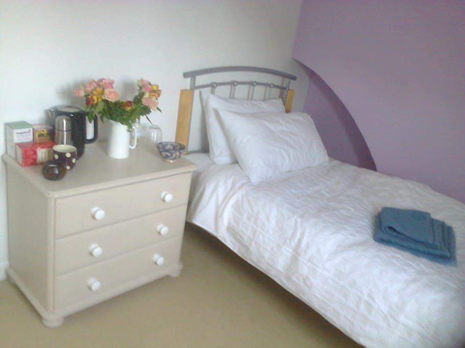 https://www.airbnb.co.uk/manage-listing/14113794/photos
