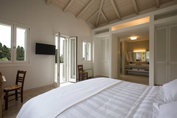 Villa Perivoli Andros gallery image 2