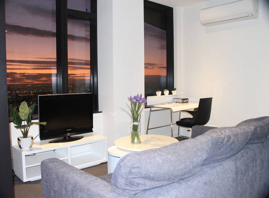 Livingroom, no photoshop!
A foldout single bed can be arranged to accomodate a third guest
