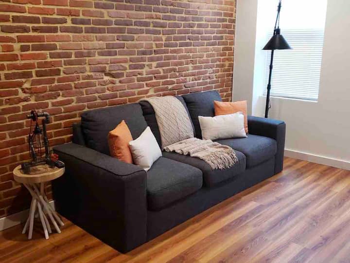 2 Levels of Modern Boutique Loft, Canton 🎶🎵 - New