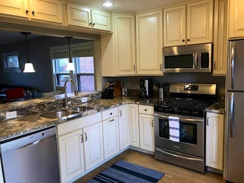 Successful Airbnb property: Wash Park 4 bed, 2 bath. Great area, dog friendly. in Washington Park West