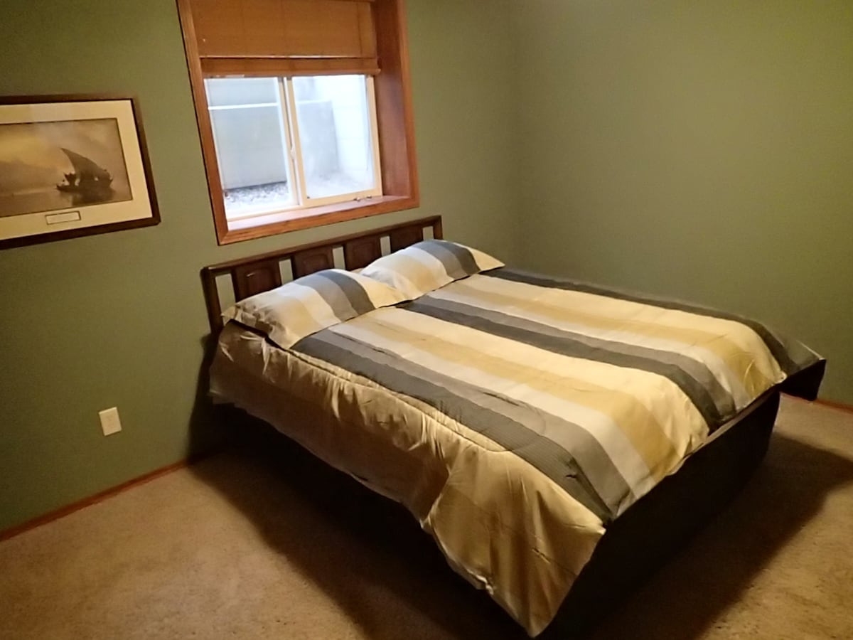 Спалня 3 - долно ниво (двойно легло)