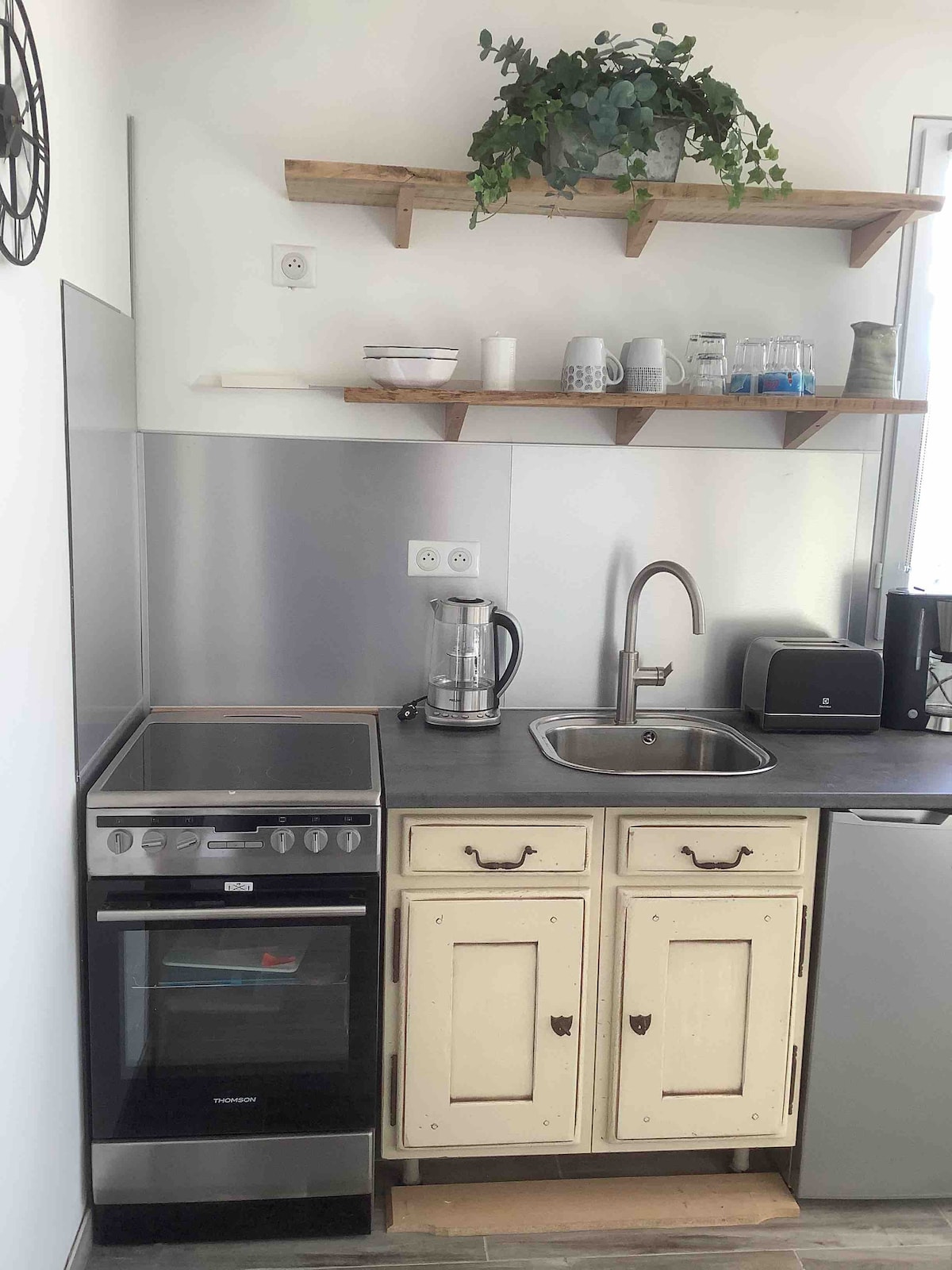 Leistungsstarkes Airbnb: Le cèdre, charming new small cottage with pool in Aups