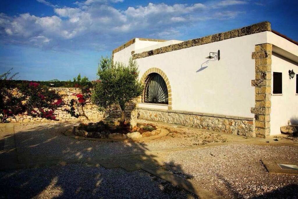 Esterni della residenzsa Il Faro.