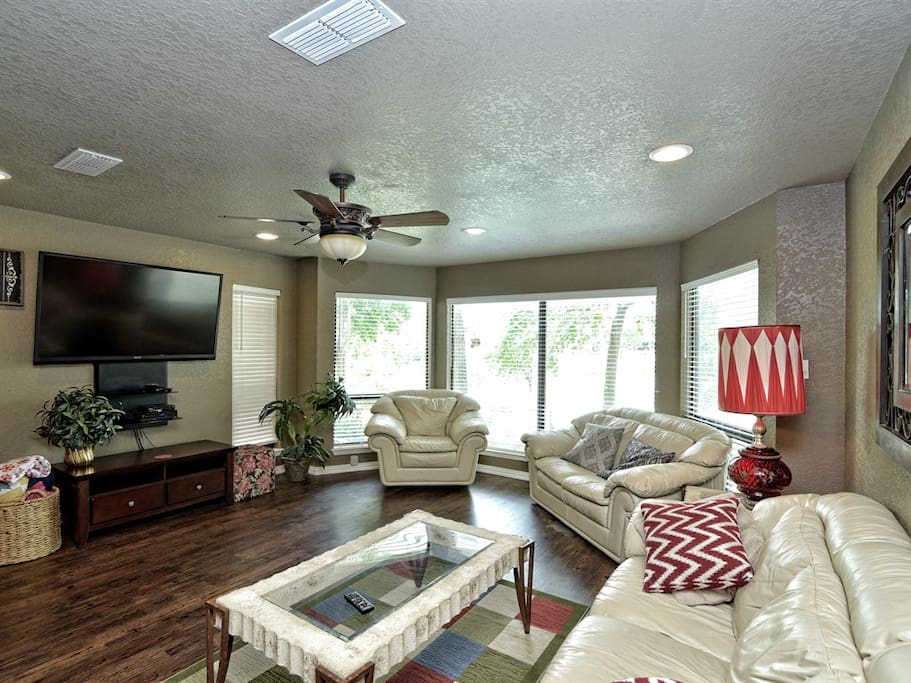 Comal River 349-Living Room