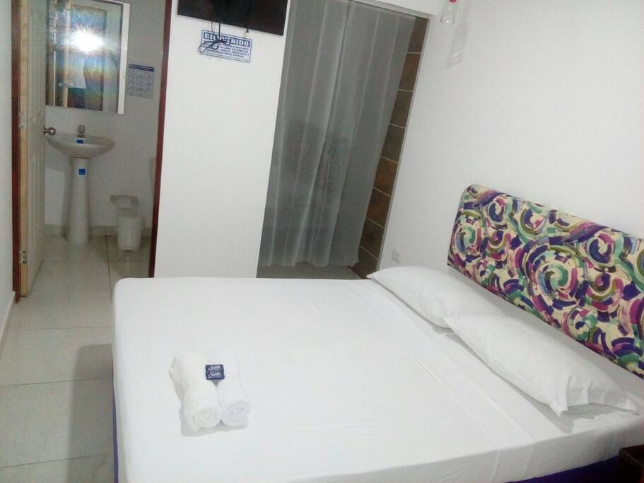 HABITACION CON CAMA DOBLE