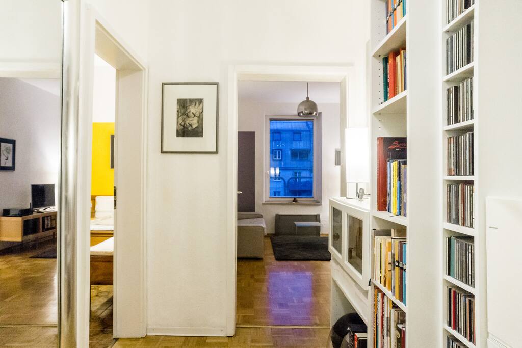 The apartment is bright and offers a nice atmosphere to feel good.