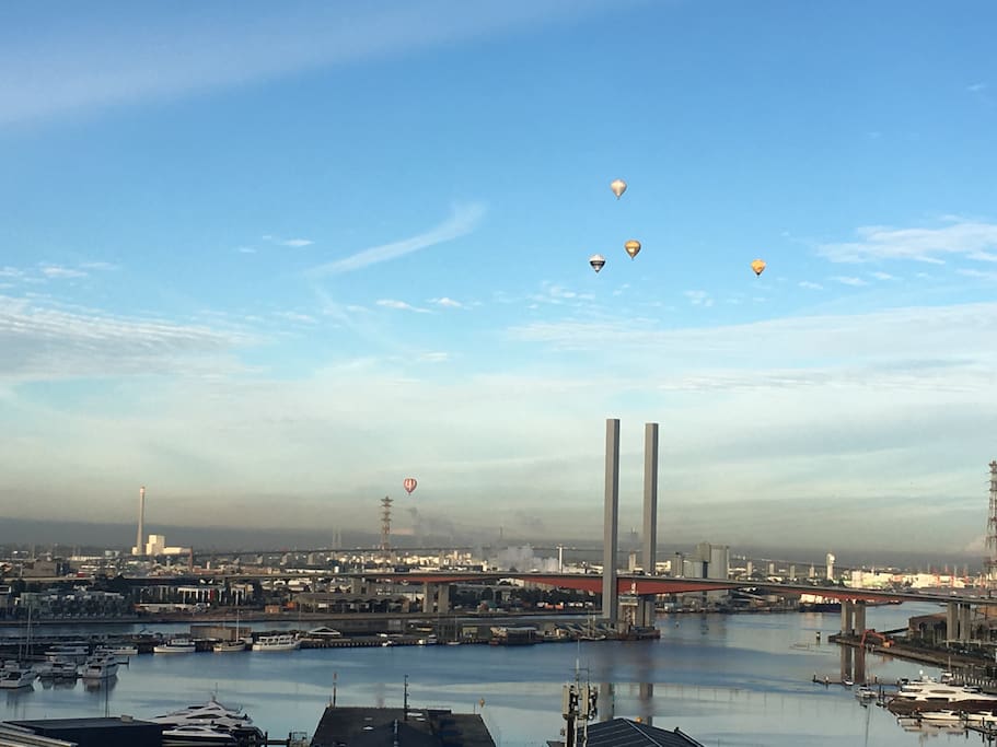 Amazing 180-degree water views over Docklands Harbour, Etihad Stadium and City Skyline