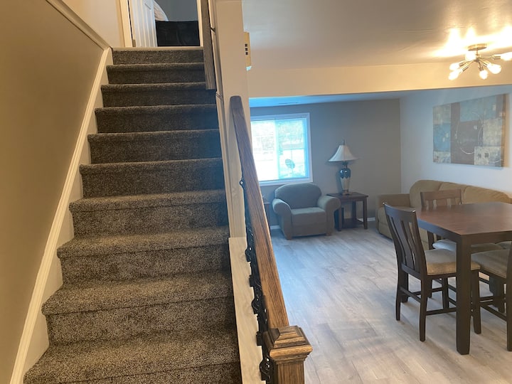 Long Term Stays 2b/1.5 W/parking *No Cleaning Fee - Dayton, OH