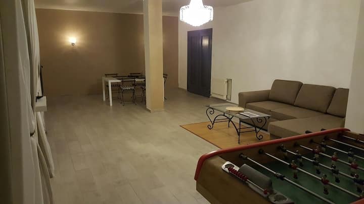Bas De Villa De  100m2 Avec Piscine - Le Rove