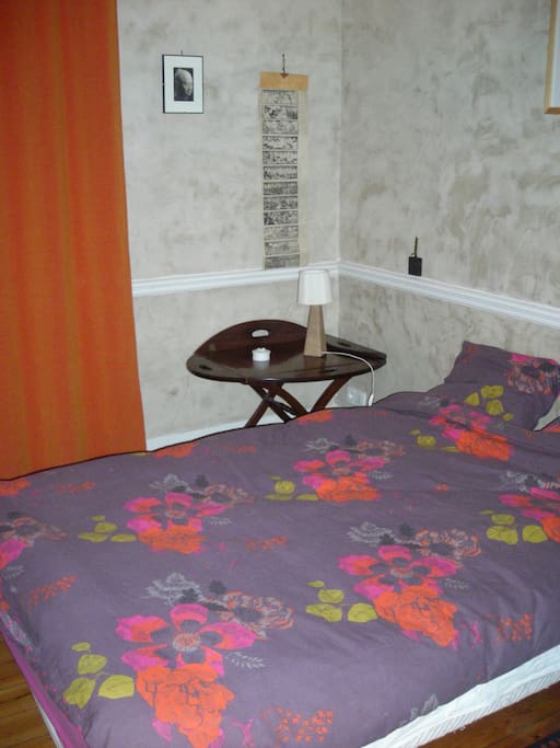 the bed room