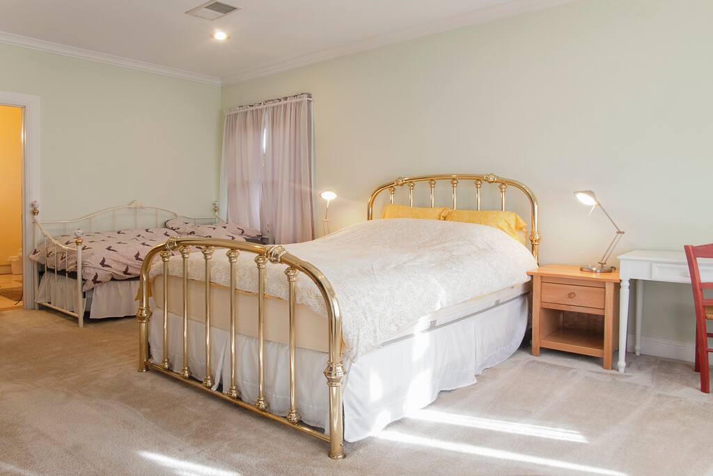 Master Bedroom - Luxury Mattress