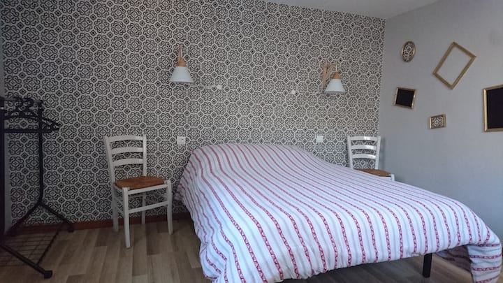 מוארת 2 מקומות נוחים