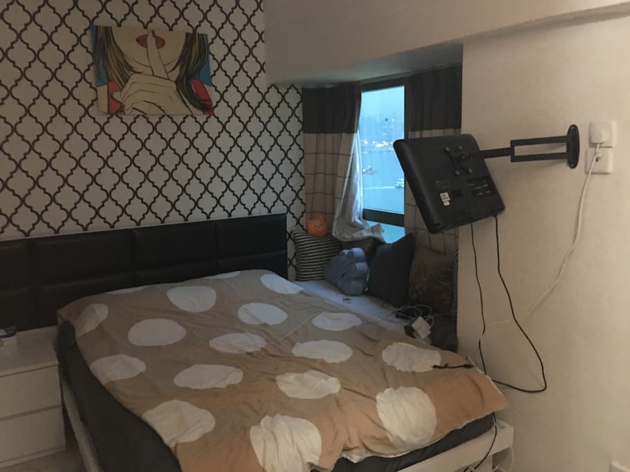 Bedroom- Big Bed w/ Side Table and TV